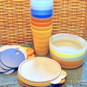 Tupperware Bowl (4) and Cup (8) Set with Lids